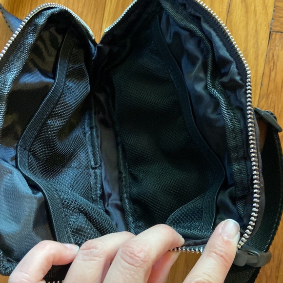 NWOT ONE OF A KIND hand-Embroidered belt bag - Picture 6 of 6